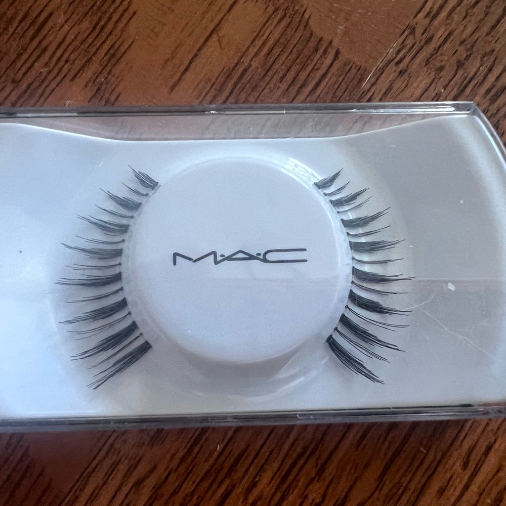MAC False Eyelashes #7 NEW